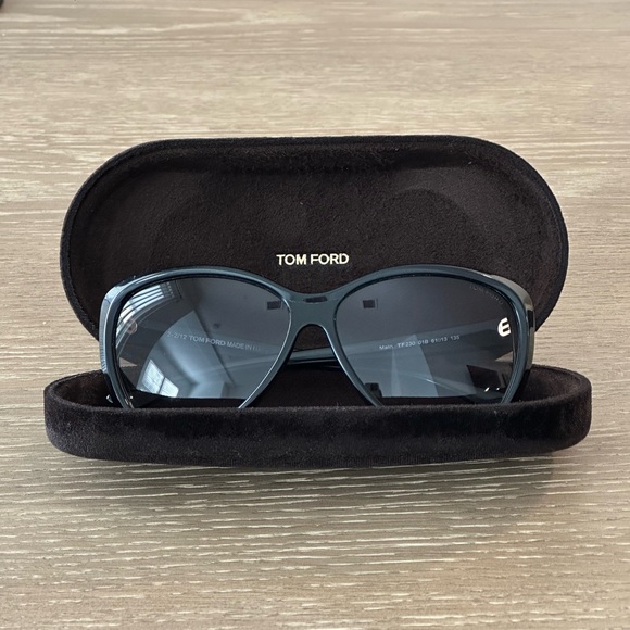 Tom Ford Black Women's Sunglasses - Picture 12 of 16